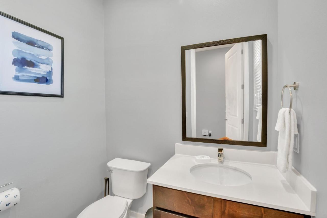Upscale 2Br Lakefront Townhome - Private Hot Tub! Orlando Eksteriør billede